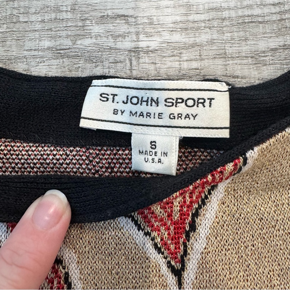St John Sport gold red black heart print 3/4 sleeve sweater women’s small E32 - Picture 2 of 9